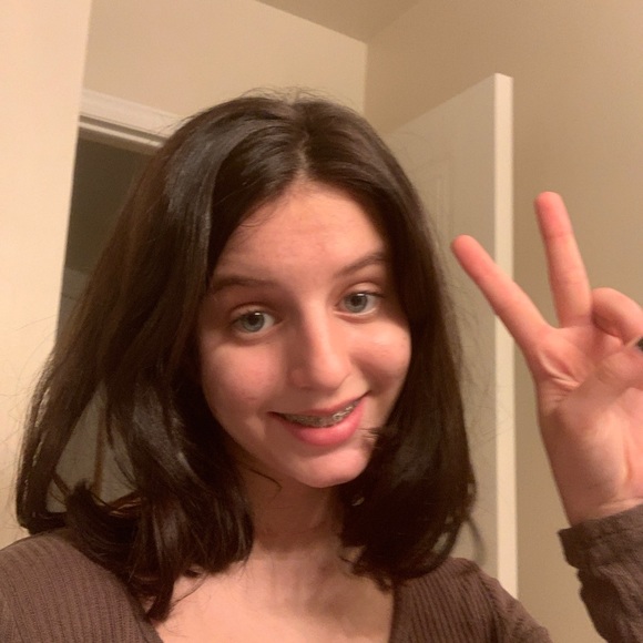 Meet your Posher, Elise - Picture 2 of 4